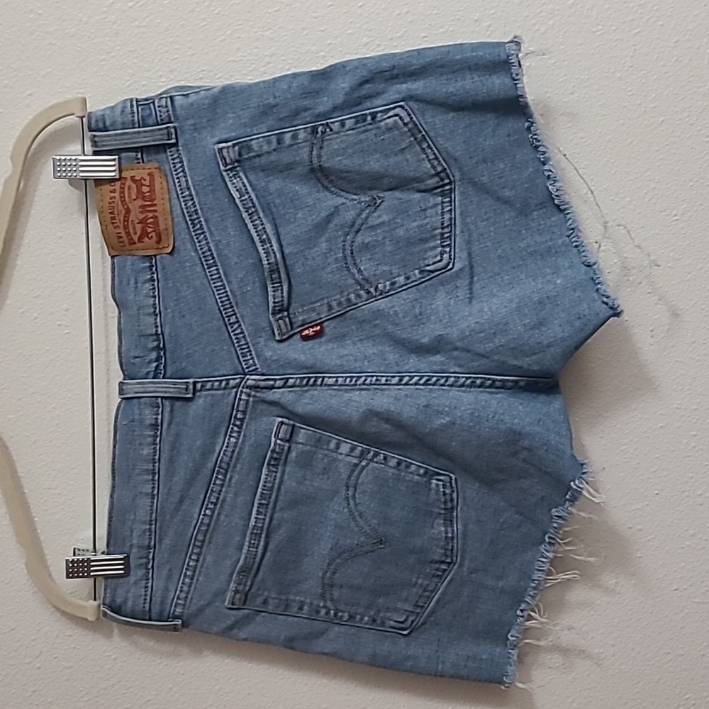 Levi's High Rise Denim Women's Jean Shorts Size 31 - Picture 3 of 4